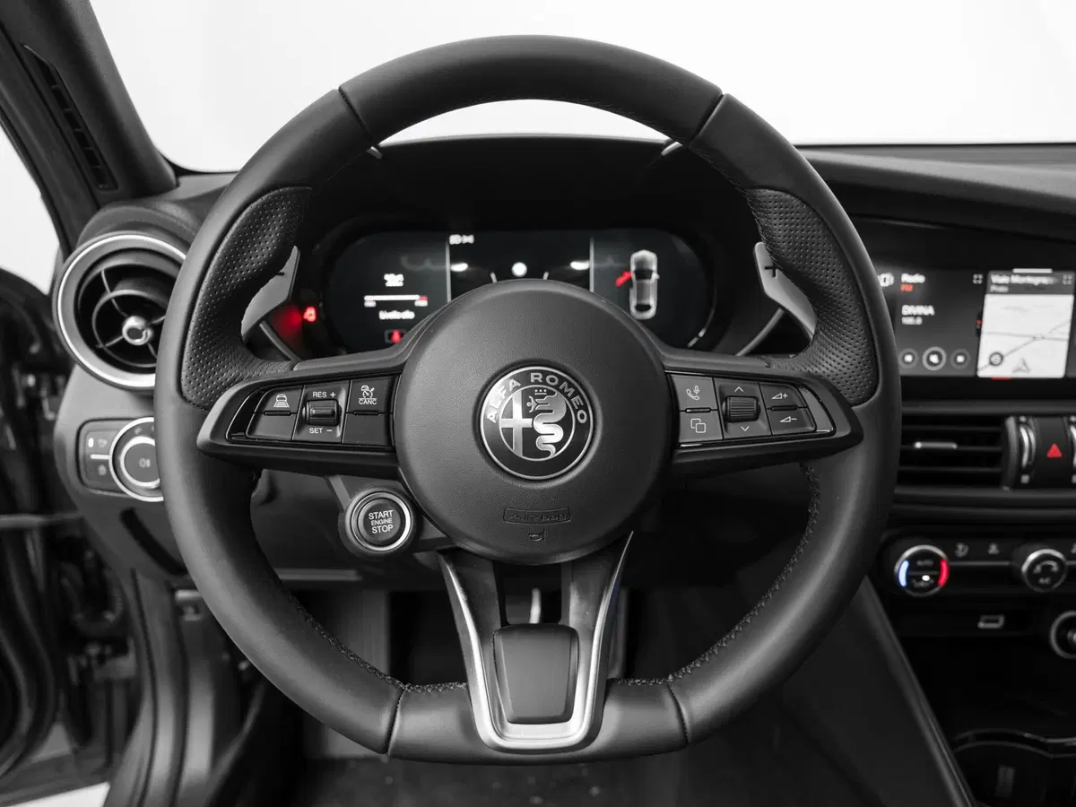 Alfa Romeo Giulia nuova a Prato (5)