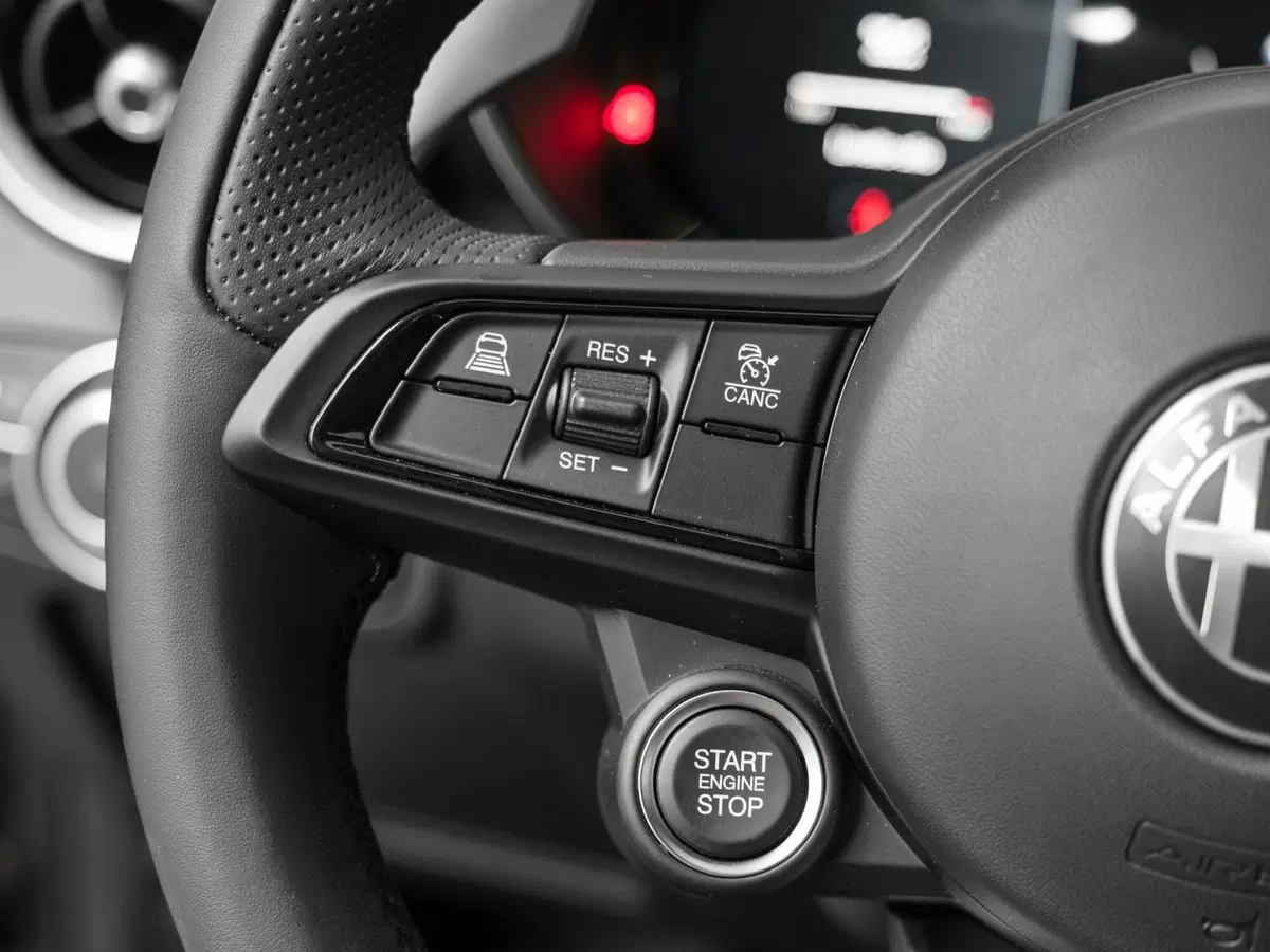 Alfa Romeo Giulia nuova a Prato (6)