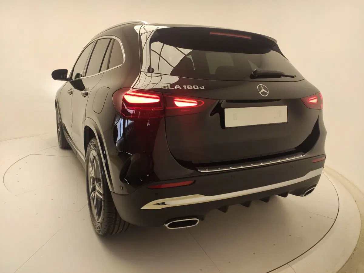 Mercedes-Benz GLA SUV usata a Avellino (11)