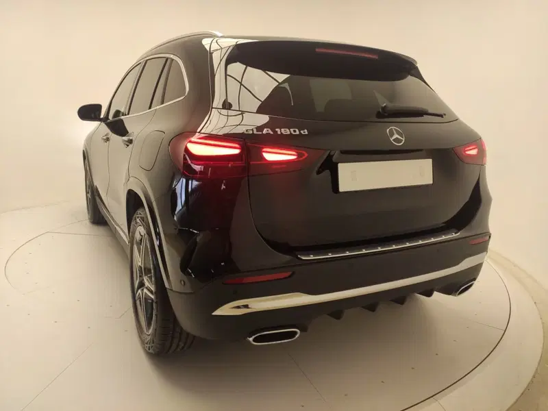 Mercedes-Benz GLA SUV usata a Avellino (11)