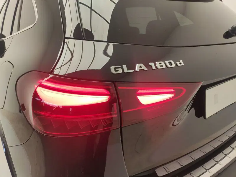 Mercedes-Benz GLA SUV usata a Avellino (13)