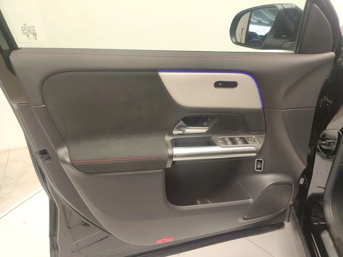 Mercedes-Benz GLA SUV usata a Avellino (17)