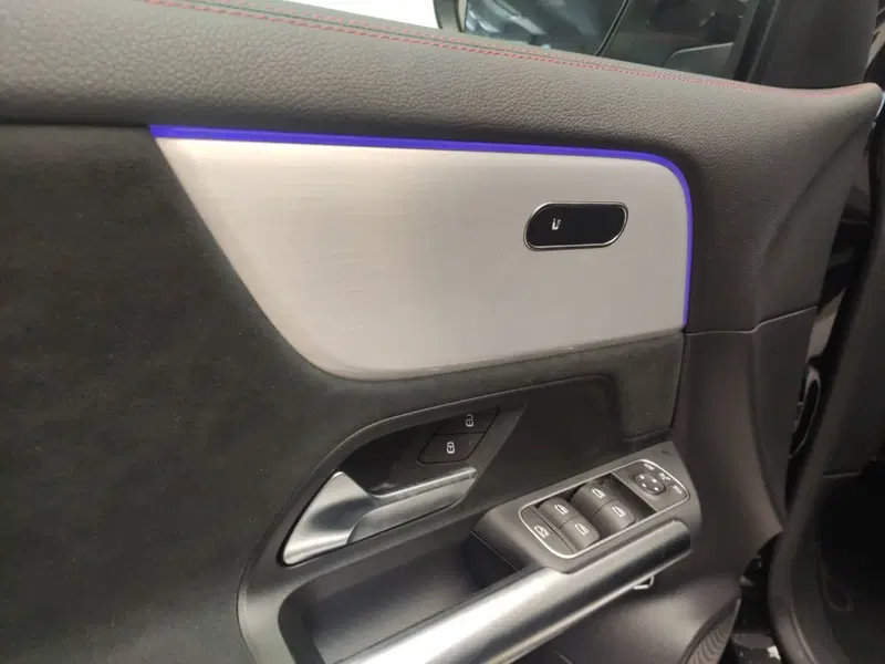 Mercedes-Benz GLA SUV usata a Avellino (18)
