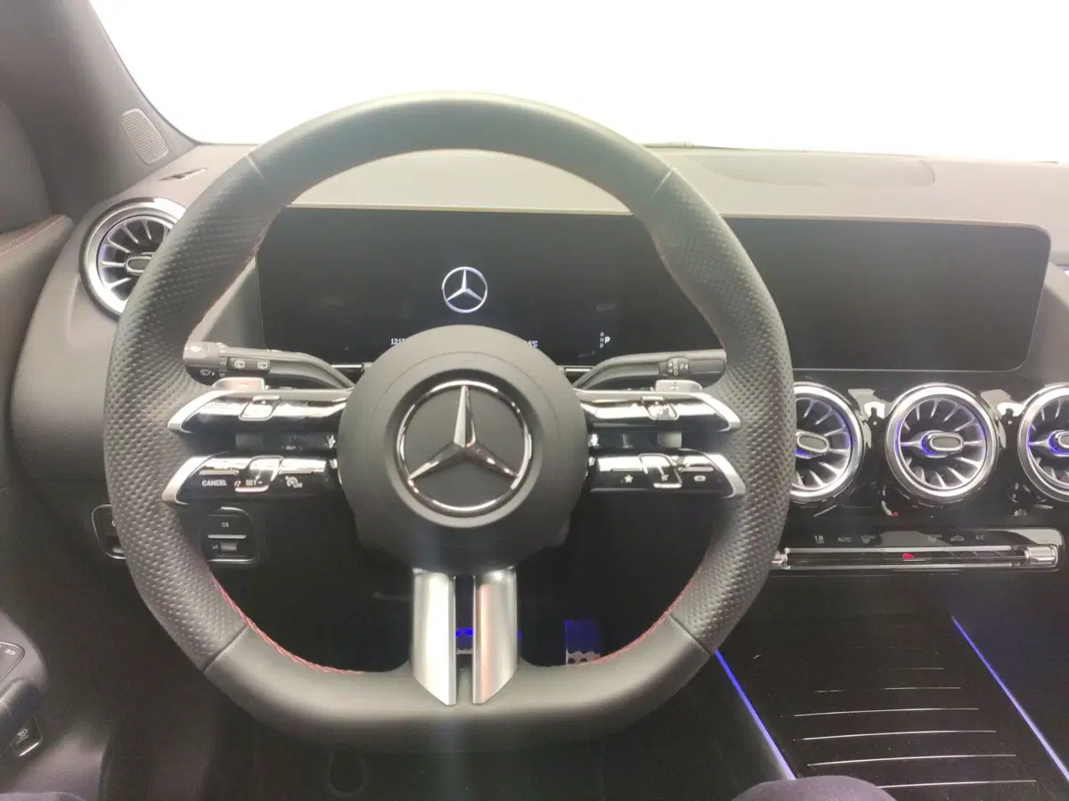 Mercedes-Benz GLA SUV usata a Avellino (19)