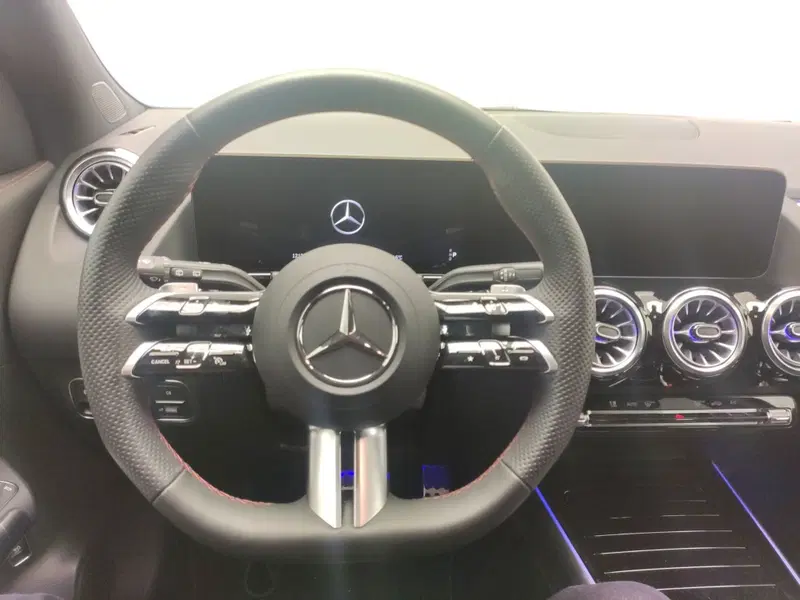 Mercedes-Benz GLA SUV usata a Avellino (19)
