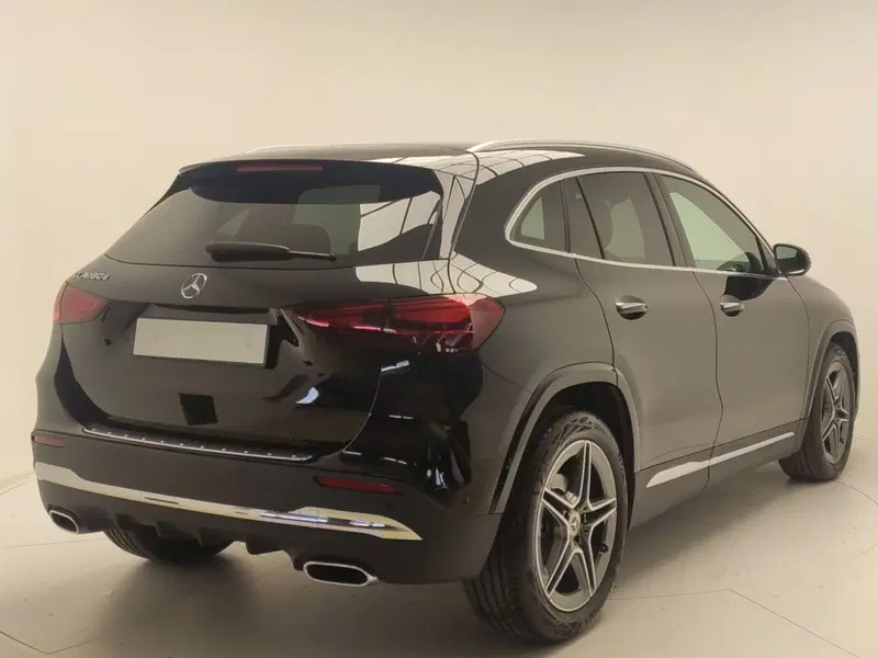 Mercedes-Benz GLA SUV usata a Avellino (7)