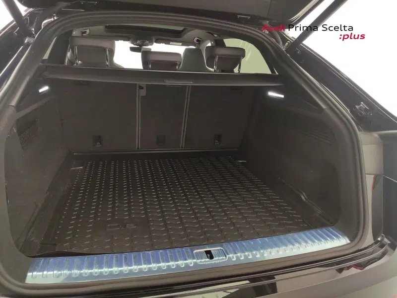 Audi SQ8 usata a Avellino (16)