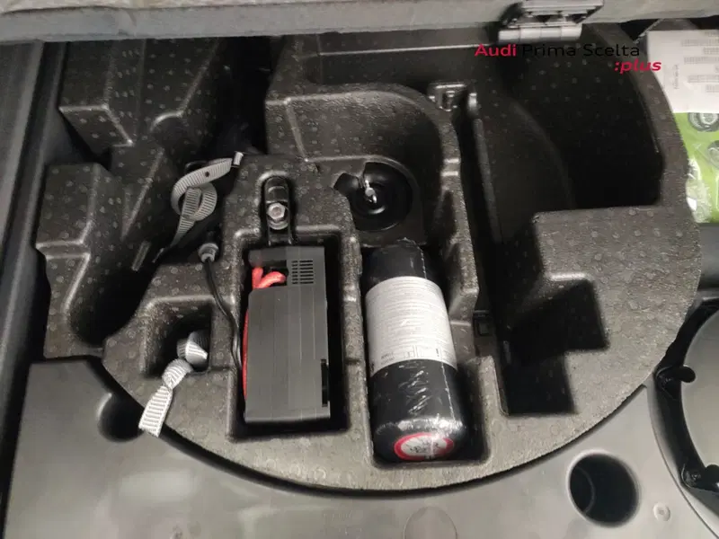 Audi SQ8 usata a Avellino (17)