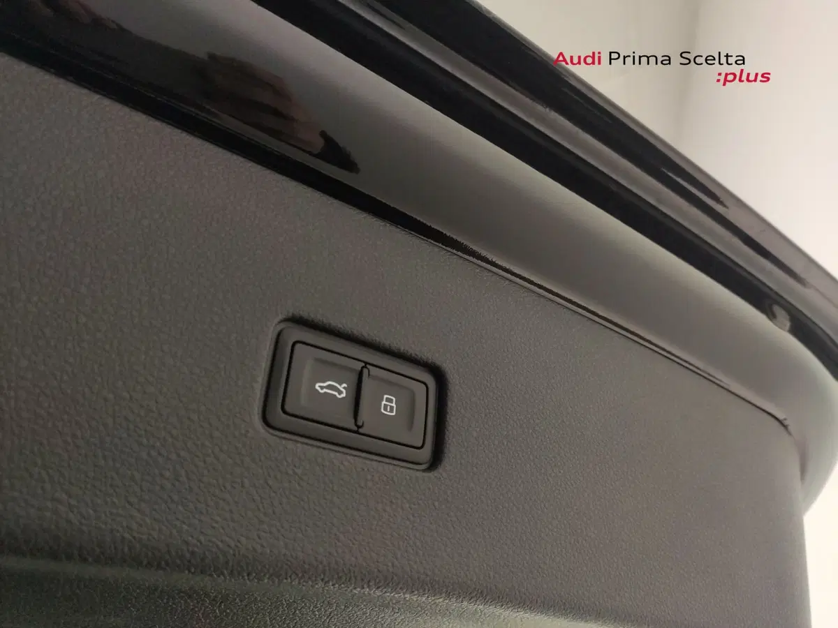 Audi SQ8 usata a Avellino (18)