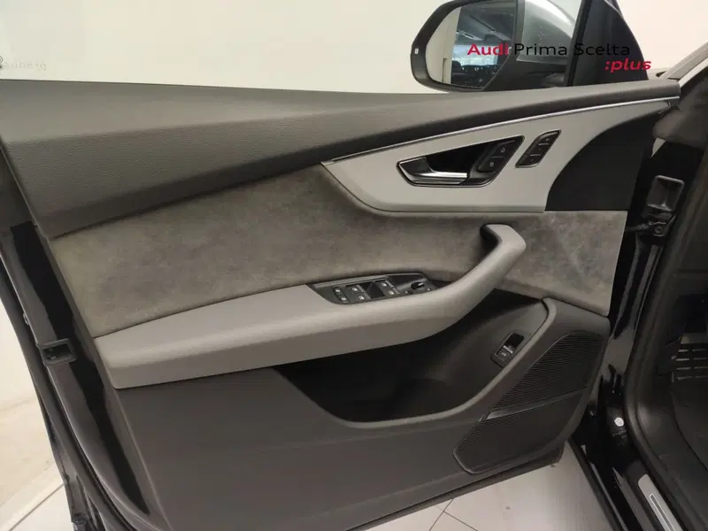Audi SQ8 usata a Avellino (19)