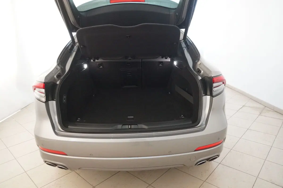 Maserati Levante usata a Torino (10)