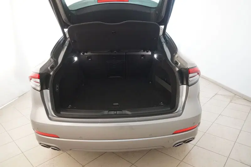 Maserati Levante usata a Torino (10)