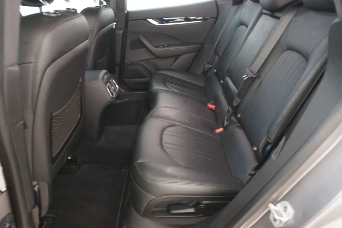 Maserati Levante usata a Torino (12)