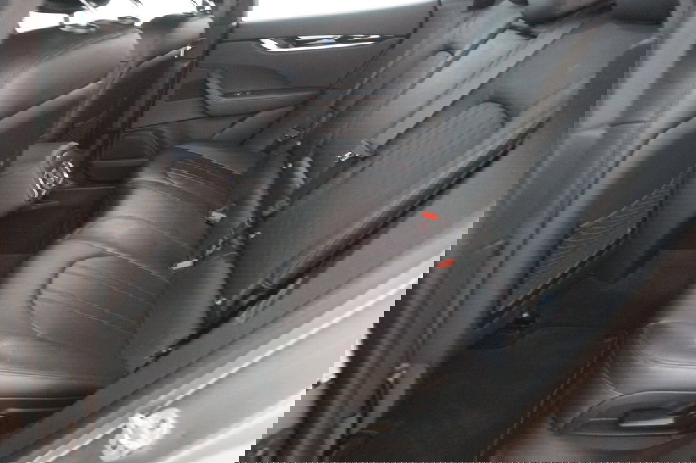 Maserati Levante usata a Torino (12)