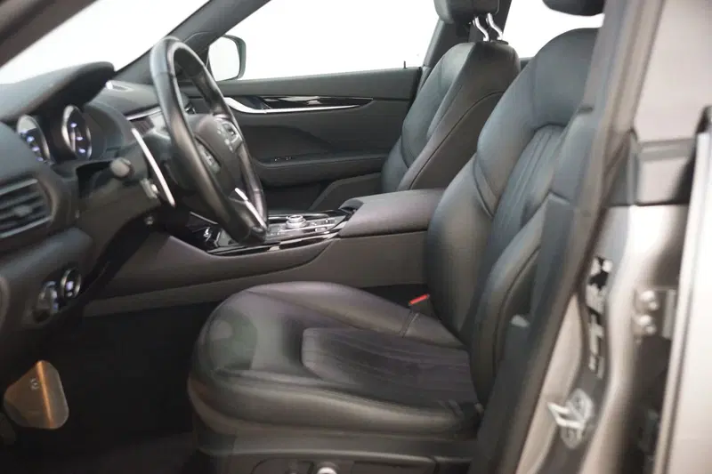 Maserati Levante usata a Torino (13)