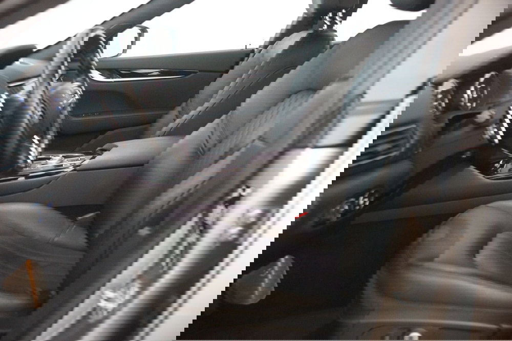 Maserati Levante usata a Torino (13)