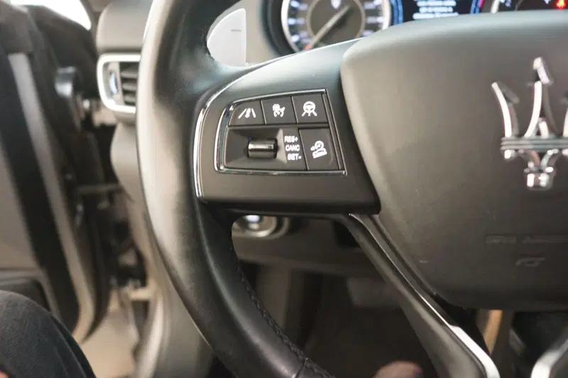 Maserati Levante usata a Torino (18)