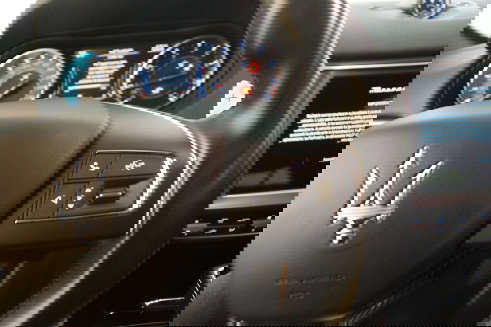 Maserati Levante usata a Torino (19)