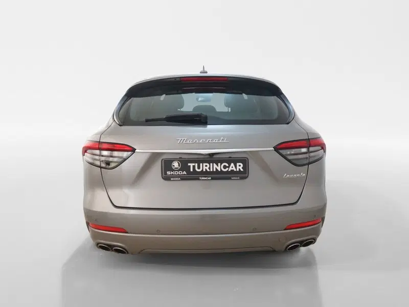 Maserati Levante usata a Torino (6)