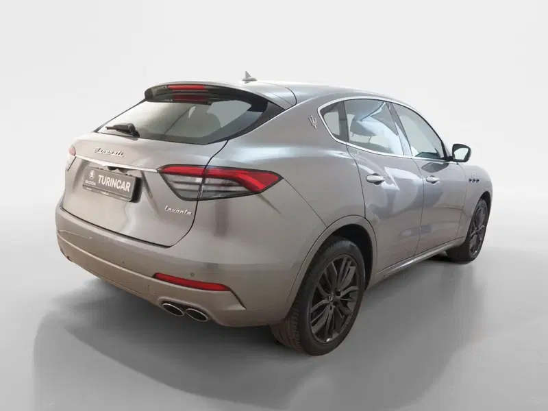 Maserati Levante usata a Torino (7)