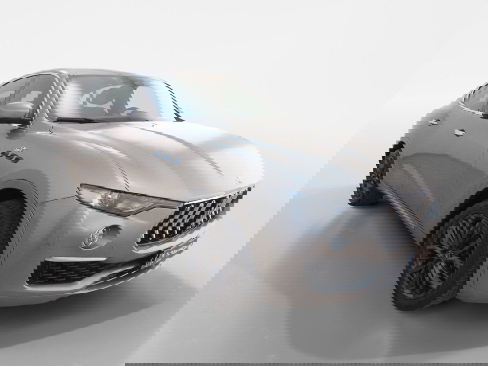 Maserati Levante usata a Torino (8)