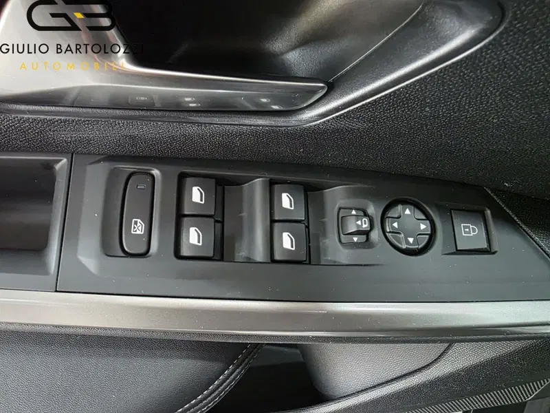 Peugeot 3008 usata a Prato (17)