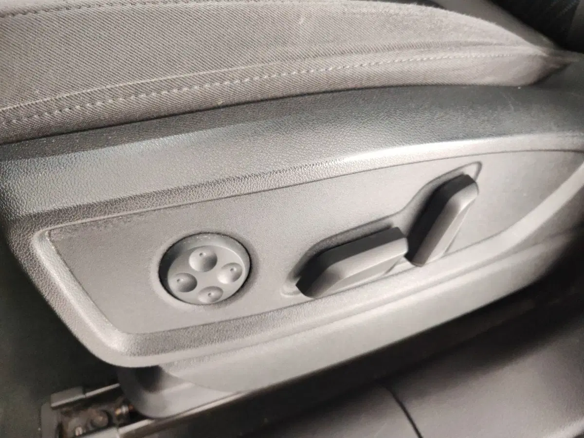Audi Q5 Sportback usata a Massa-Carrara (10)