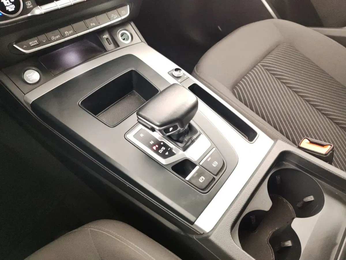 Audi Q5 Sportback usata a Massa-Carrara (12)