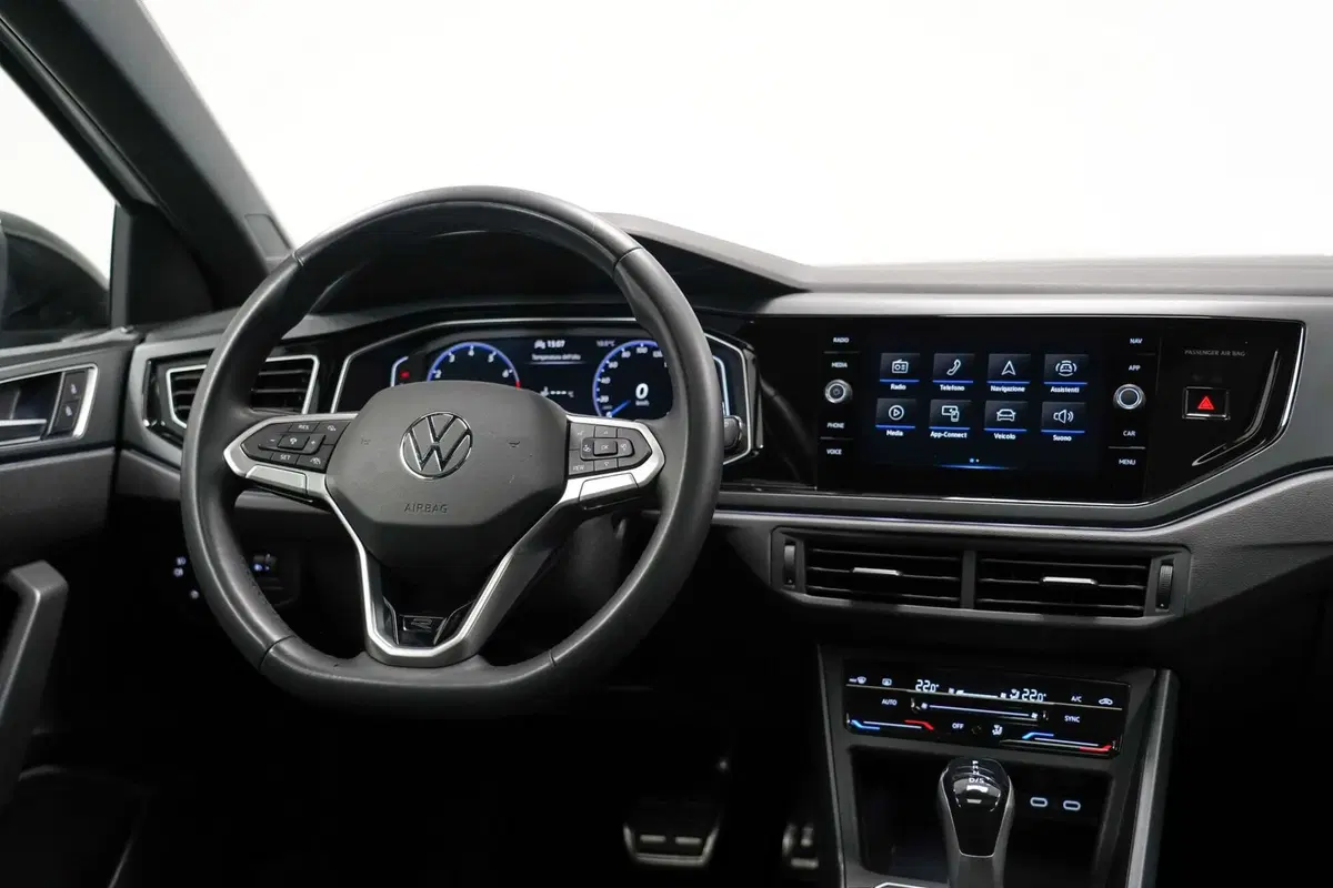 Volkswagen Taigo usata a Varese (11)