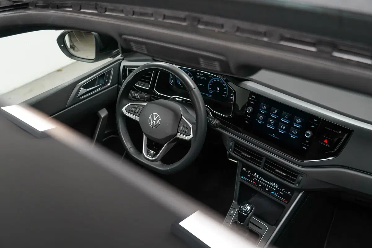 Volkswagen Taigo usata a Varese (13)