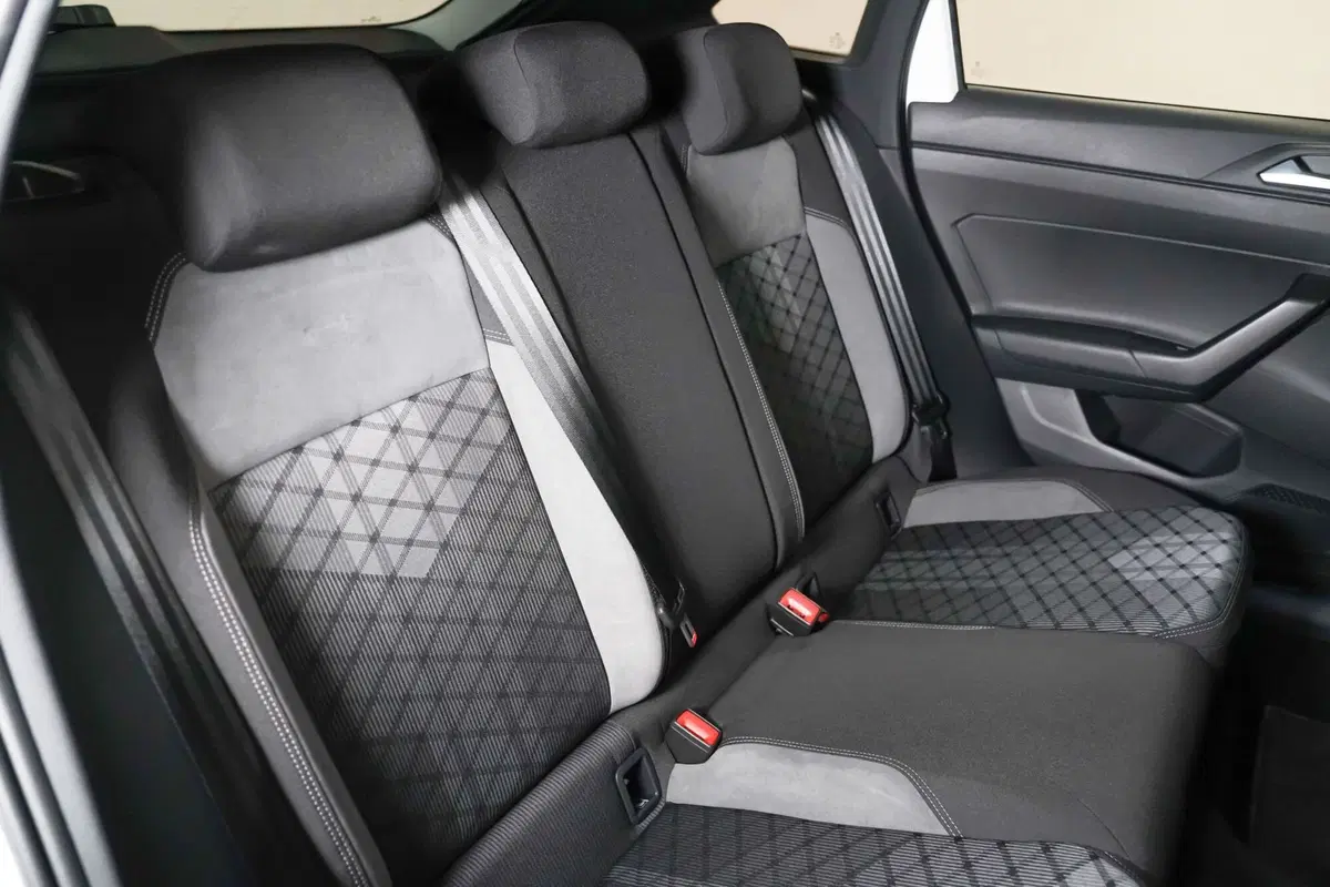 Volkswagen Taigo usata a Varese (15)