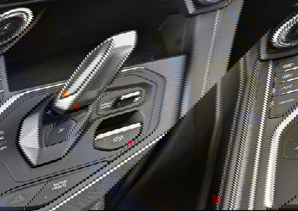 Lynk & Co 01 usata a Pescara (8)