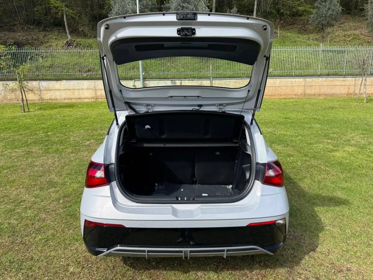 Hyundai i20 nuova a Salerno (13)