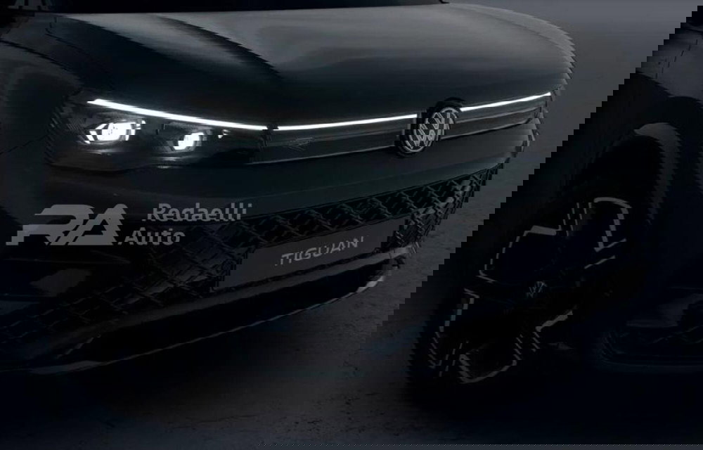 Volkswagen Tiguan nuova a Lecco (4)
