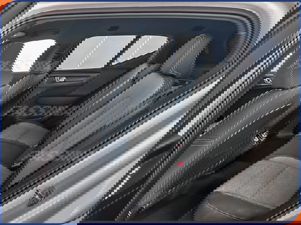 Volvo XC40 usata a Milano (9)