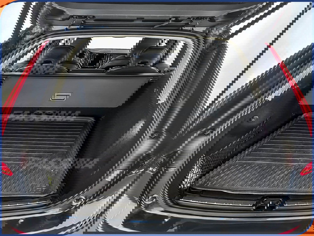 Volvo XC60 usata a Milano (11)