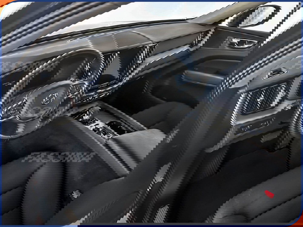 Volvo XC60 usata a Milano (9)