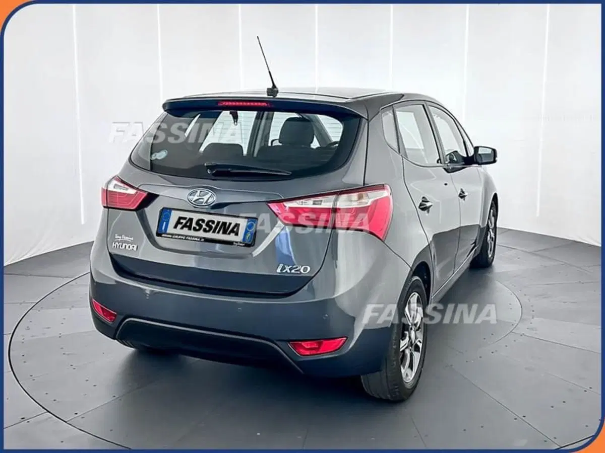 Hyundai ix20 usata a Milano (6)