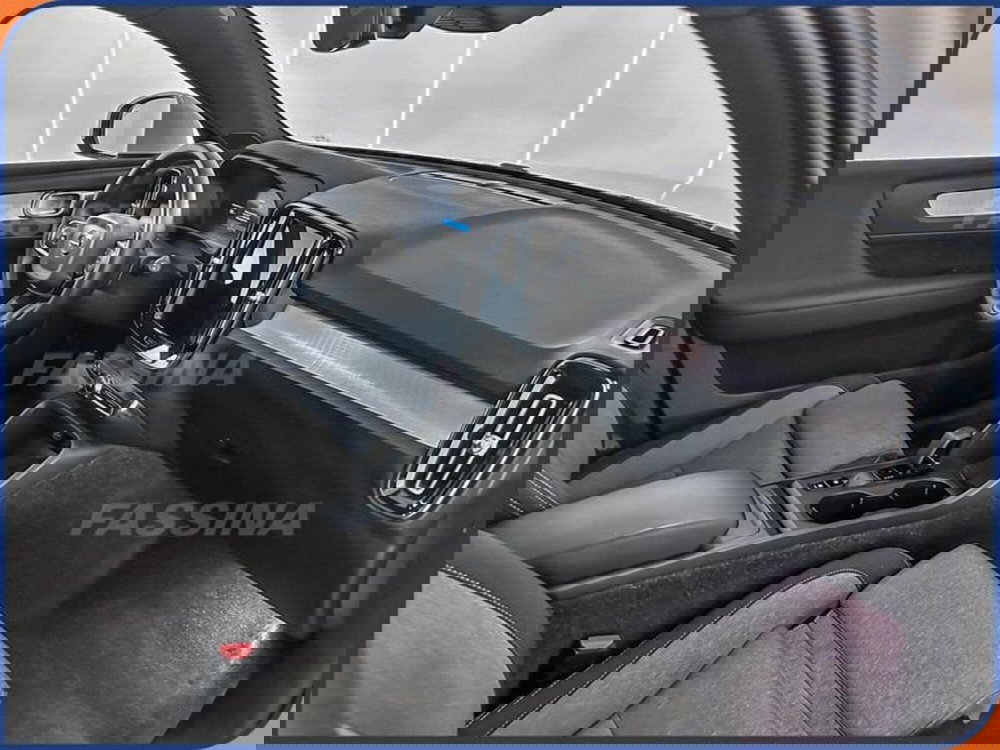 Volvo XC40 usata a Milano (10)