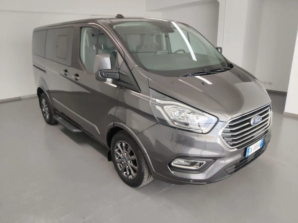 Ford Tourneo Custom usata a Arezzo