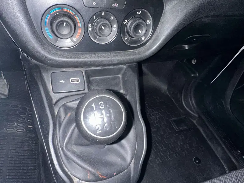 Fiat Doblò Furgone usata a Novara (5)