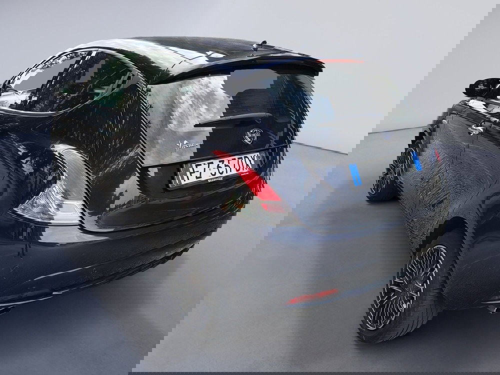 Lancia Ypsilon usata a Padova (6)