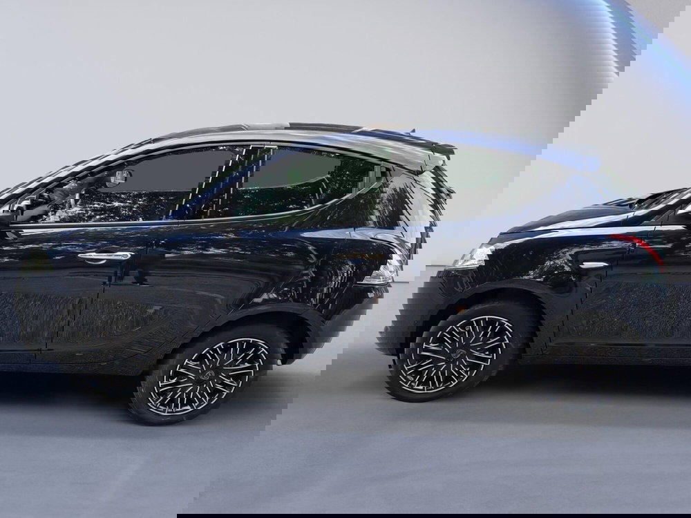 Lancia Ypsilon usata a Padova (7)