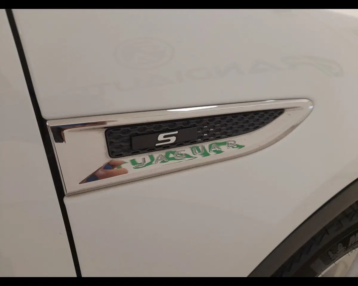 Jaguar E-Pace usata a Alessandria (9)