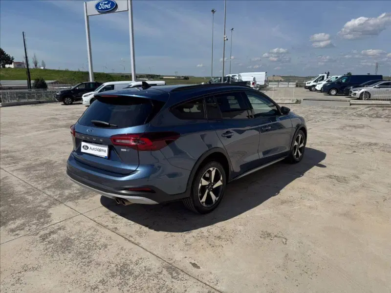 Ford Focus Station Wagon usata a Matera (6)