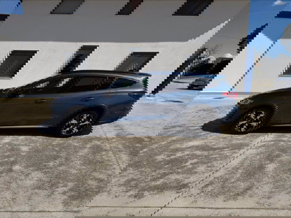 Ford Focus Station Wagon usata a Matera (8)