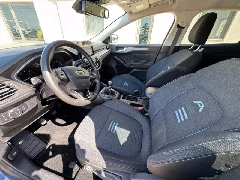 Ford Focus Station Wagon usata a Matera (9)