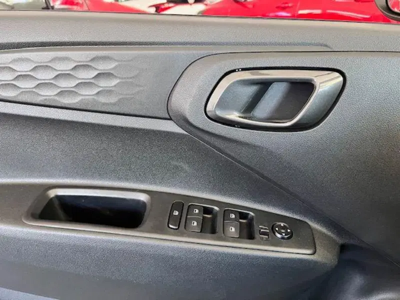 Hyundai i10 nuova a Verbano Cusio Ossola (10)