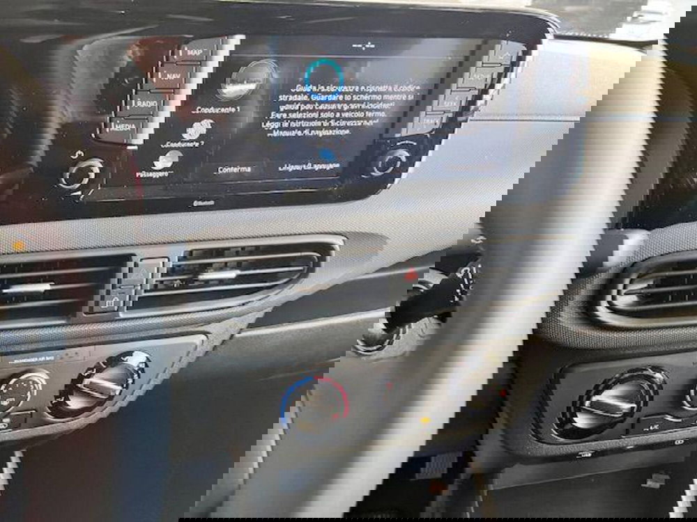 Hyundai i10 nuova a Verbano Cusio Ossola (14)