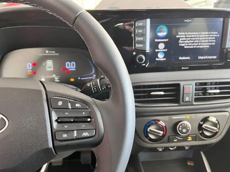 Hyundai i10 nuova a Verbano Cusio Ossola (16)